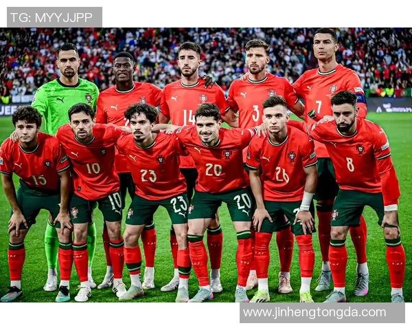 二号足球明星是谁 他在球队中的关键作用与个人成就分析